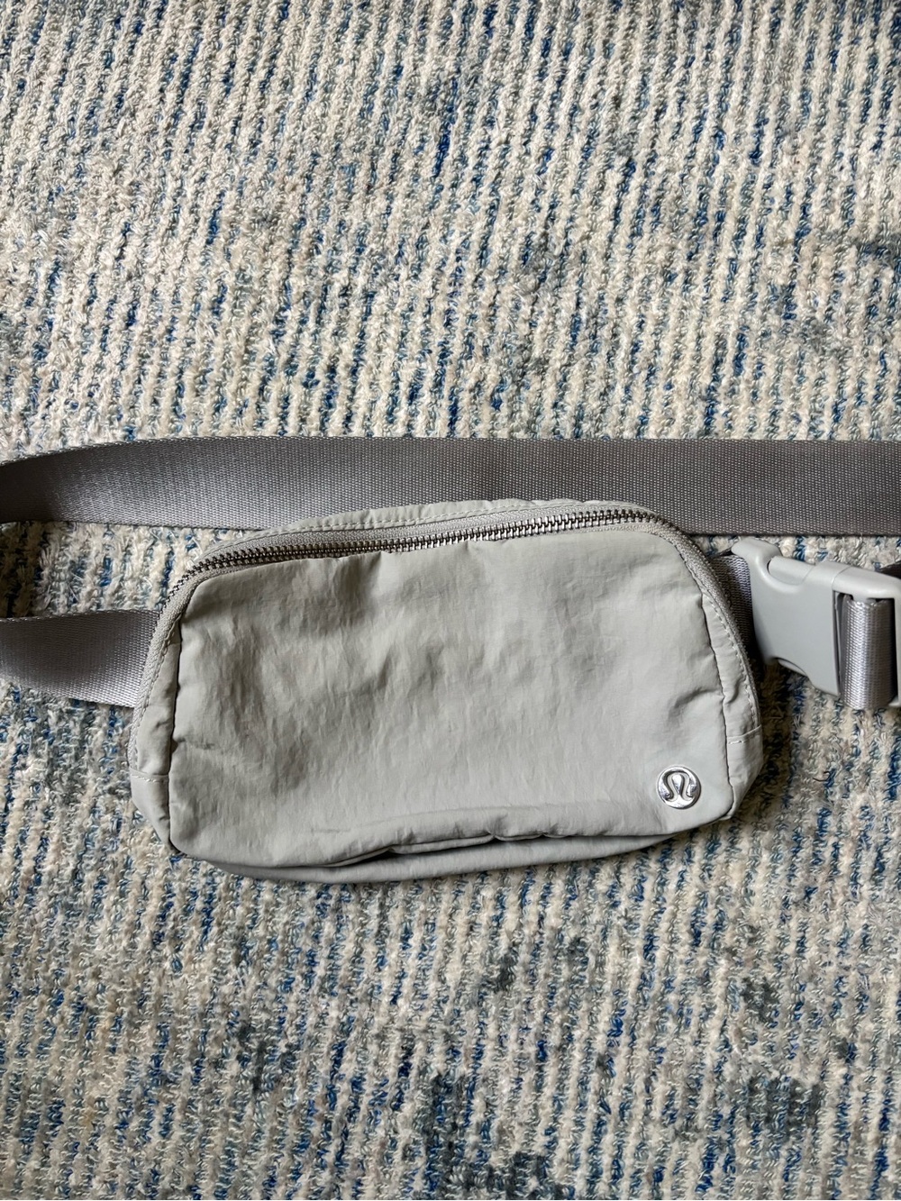 lululemon athletica Light Gray Belt Bag with Minimal Logo
